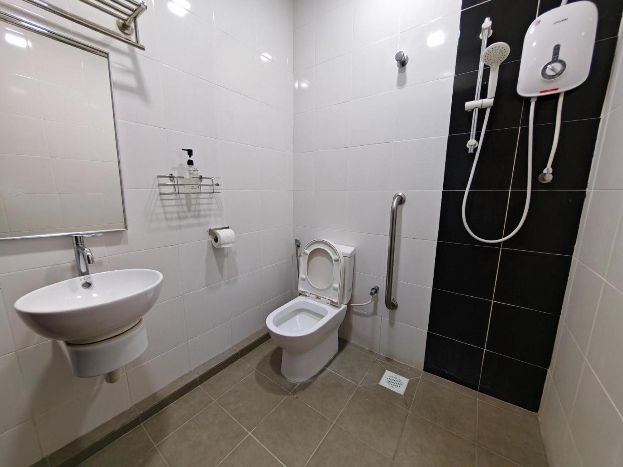 Citrine Hotel Seri Iskandar Buitenkant foto