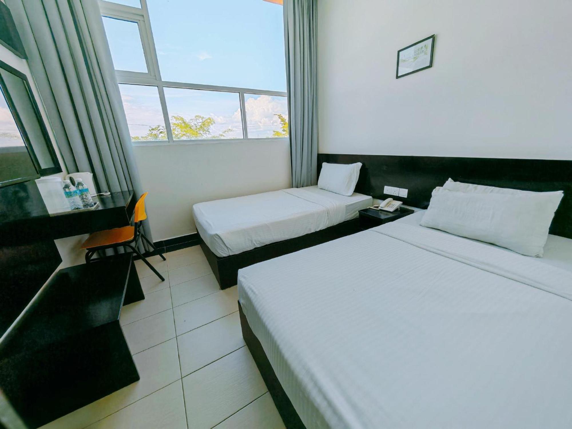 Citrine Hotel Seri Iskandar Buitenkant foto