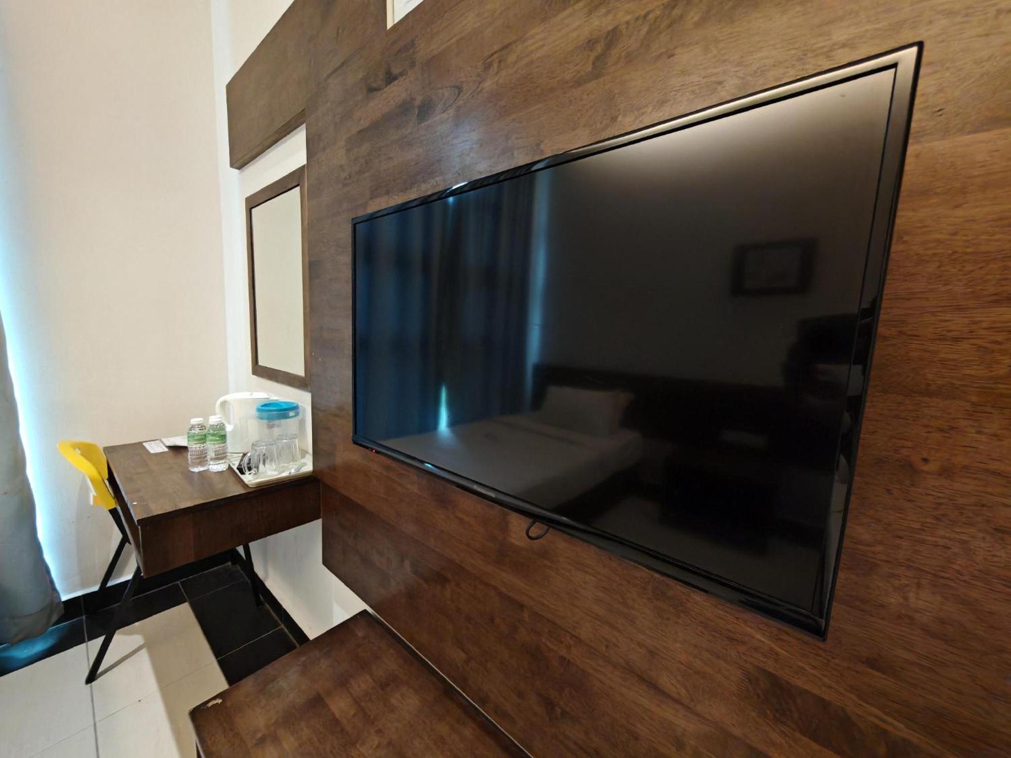 Citrine Hotel Seri Iskandar Buitenkant foto